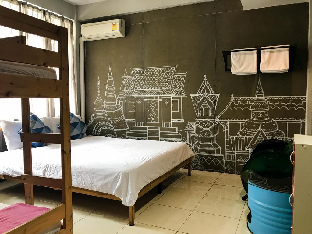 Mile Map Hostel Bangkok Exterior photo
